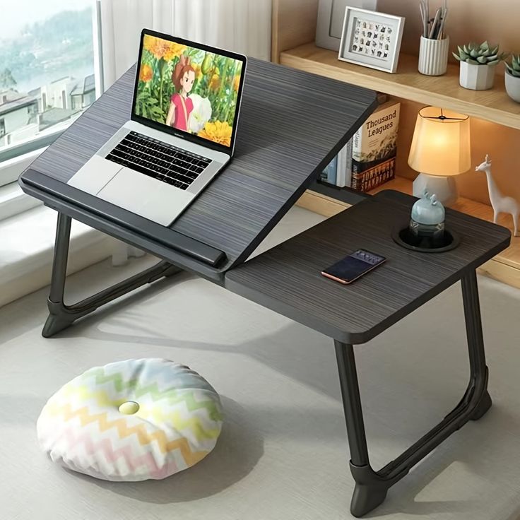 Travaillez, Étudiez, Relaxez-vous Partout : La Table Pliable et Réglable pour Ordinateur Portable.